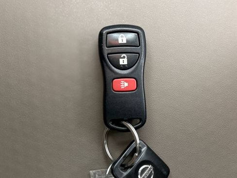 Used 2014 Nissan Frontier SL w/ SL Moonroof Package AWD/4WD image 21
