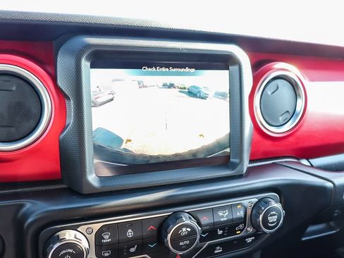 Used 2022 Jeep Wrangler Rubicon w/ Cold Weather Group AWD/4WD image 28