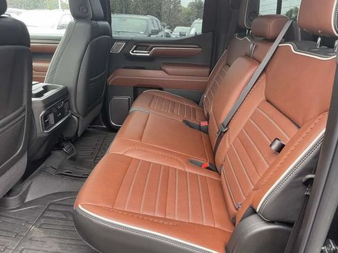 Used 2024 GMC Sierra 1500 Denali Ultimate AWD/4WD image 10