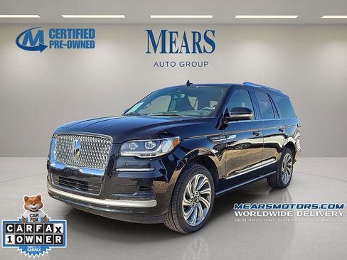 Used 2024 Lincoln Navigator Reserve image 1