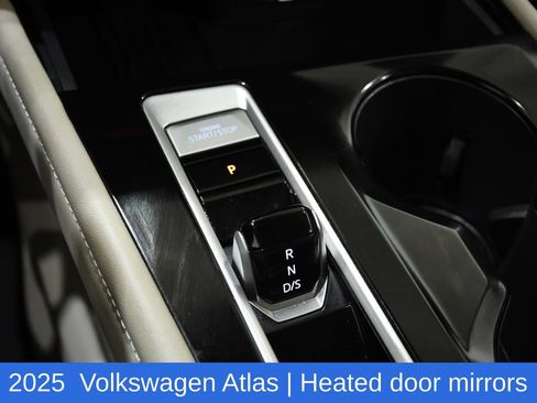 Used 2025 Volkswagen Atlas SEL AWD/4WD image 25