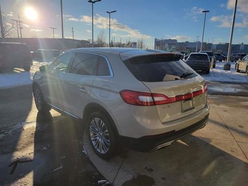 Used 2016 Lincoln MKX Reserve w/ Driver Assistance Package image 16