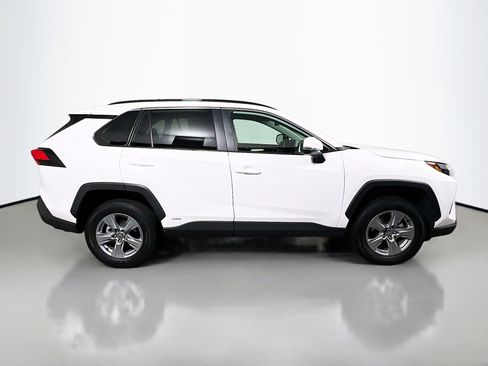 Used 2025 Toyota RAV4 XLE image 3