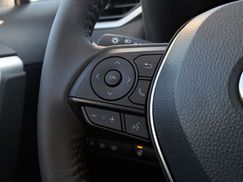 New 2025 Toyota RAV4 XLE image 28