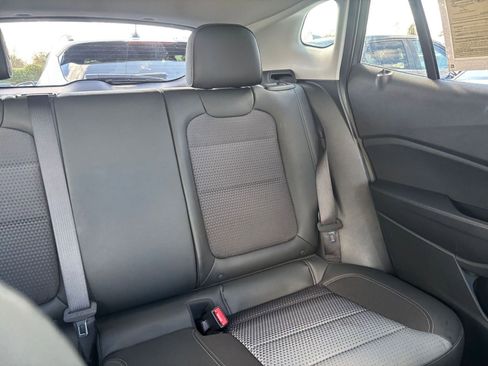 Used 2025 Chevrolet Trax LT image 35