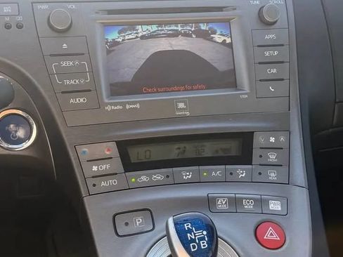Used 2012 Toyota Prius Five FWD image 9