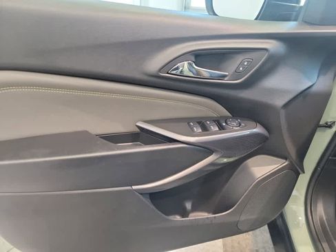 Used 2025 Chevrolet Trax ACTIV image 9