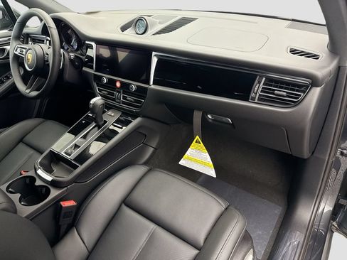 Used 2026 Porsche Macan AWD/4WD image 44