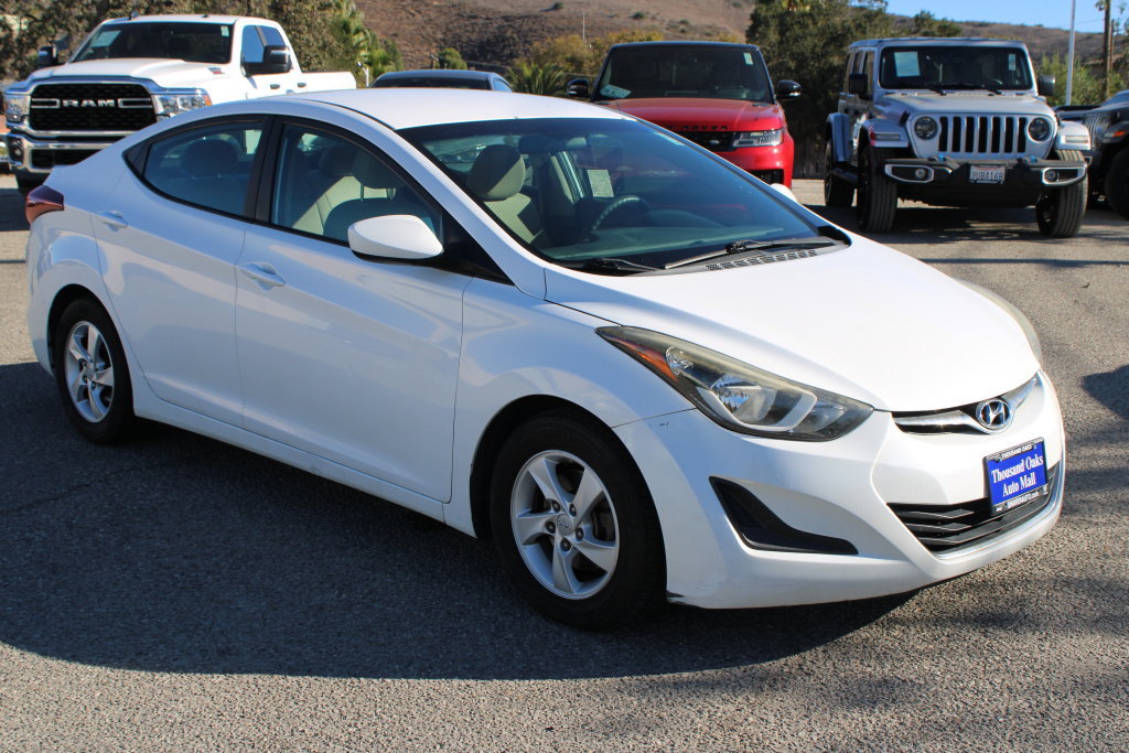 Used 2015 Hyundai Elantra SE FWD image 3