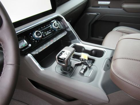 Used 2026 GMC Sierra 1500 Denali AWD/4WD image 21