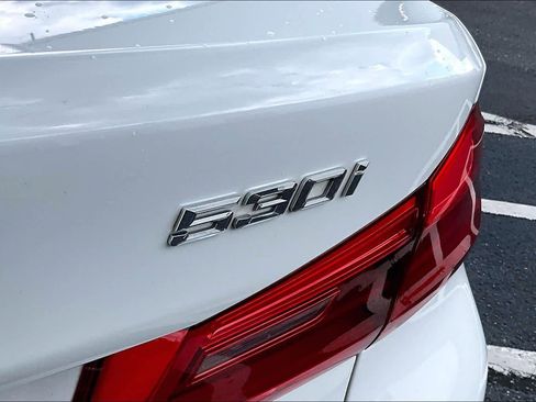 Used 2019 BMW 530i w/ Convenience Package RWD image 9
