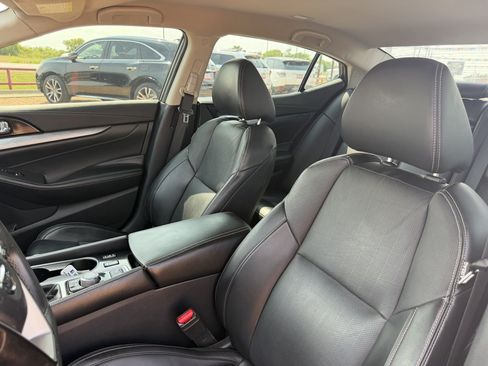 Used 2017 Nissan Maxima 3.5 SV w/ Dynamic Package FWD image 14