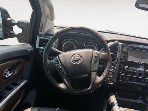 Used 2018 Nissan Titan Platinum Reserve w/ Platinum Utility Package AWD/4WD image 10