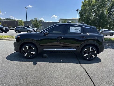 New 2025 Nissan Kicks SR image 5