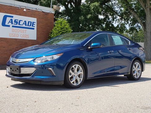 Used 2019 Chevrolet Volt Premier w/ Driver Confidence II Package FWD image 1