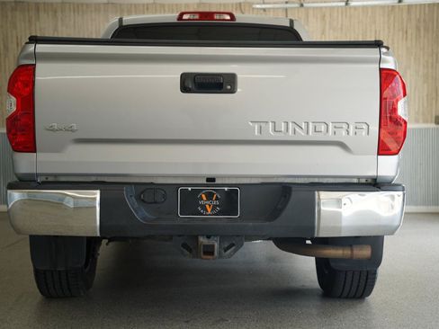 Used 2017 Toyota Tundra SR5 w/ SR5 Upgrade Package AWD/4WD image 9