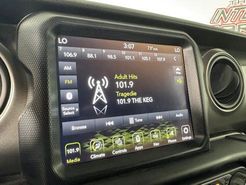 Used 2023 Jeep Gladiator Sport AWD/4WD image 20