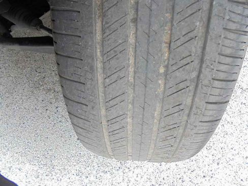 Used 2019 GMC Yukon SLT w/ Premium Edition image 5