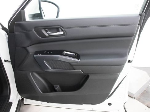 Used 2023 Nissan Pathfinder SL w/ SL Premium Package AWD/4WD image 12