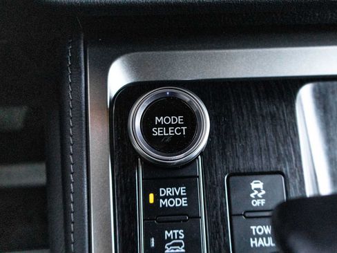 Used 2025 Lexus GX 550 AWD/4WD image 39