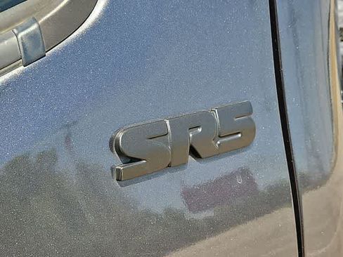 Used 2022 Toyota Tacoma SR5 RWD image 17
