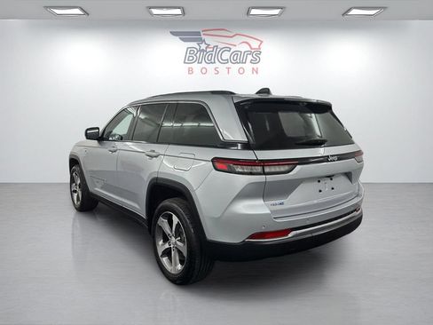 Used 2022 Jeep Grand Cherokee Limited 4xe w/ Luxury Tech Group II AWD/4WD image 6