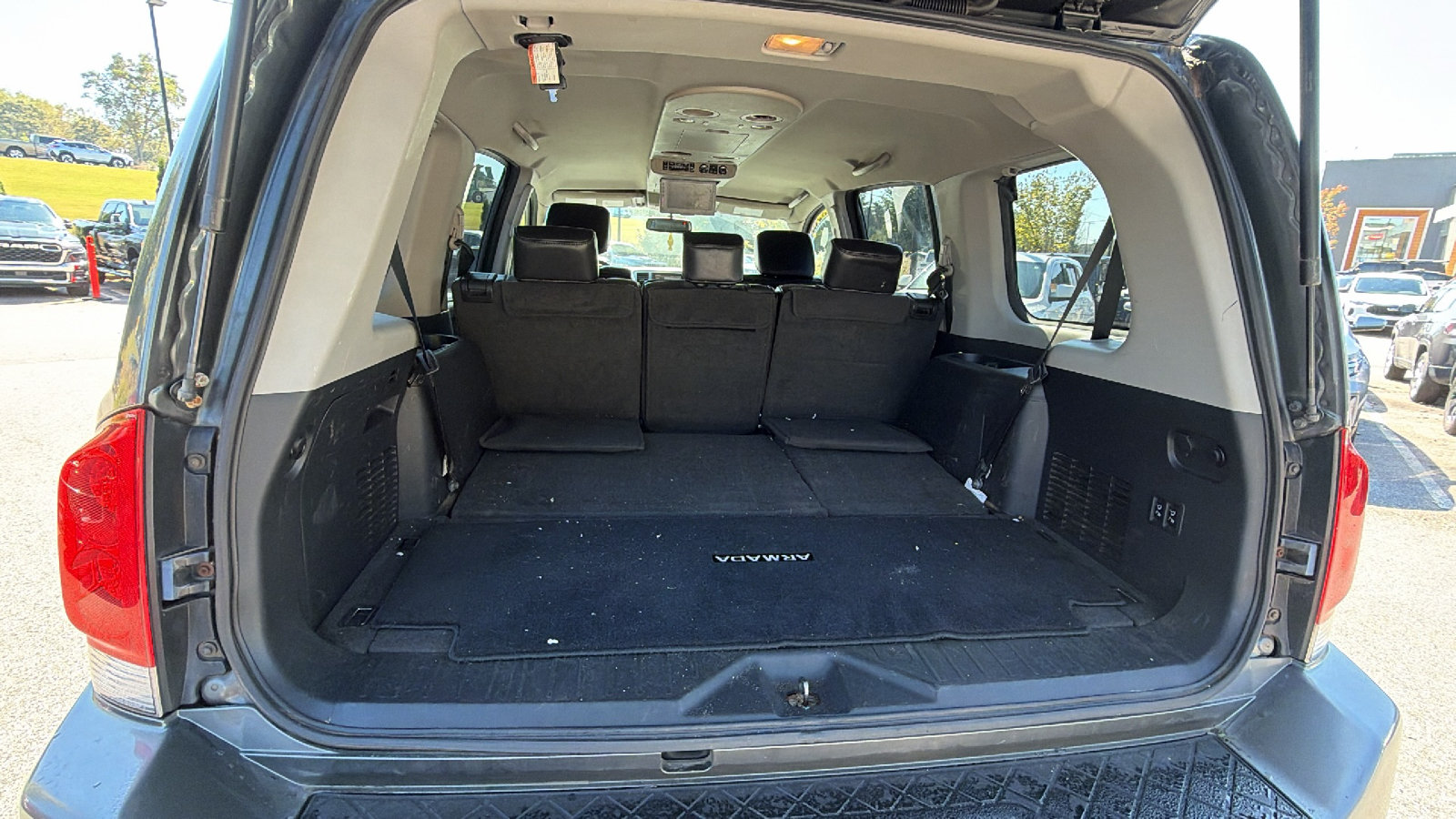 Used 2010 Nissan Armada Titanium AWD/4WD image 13