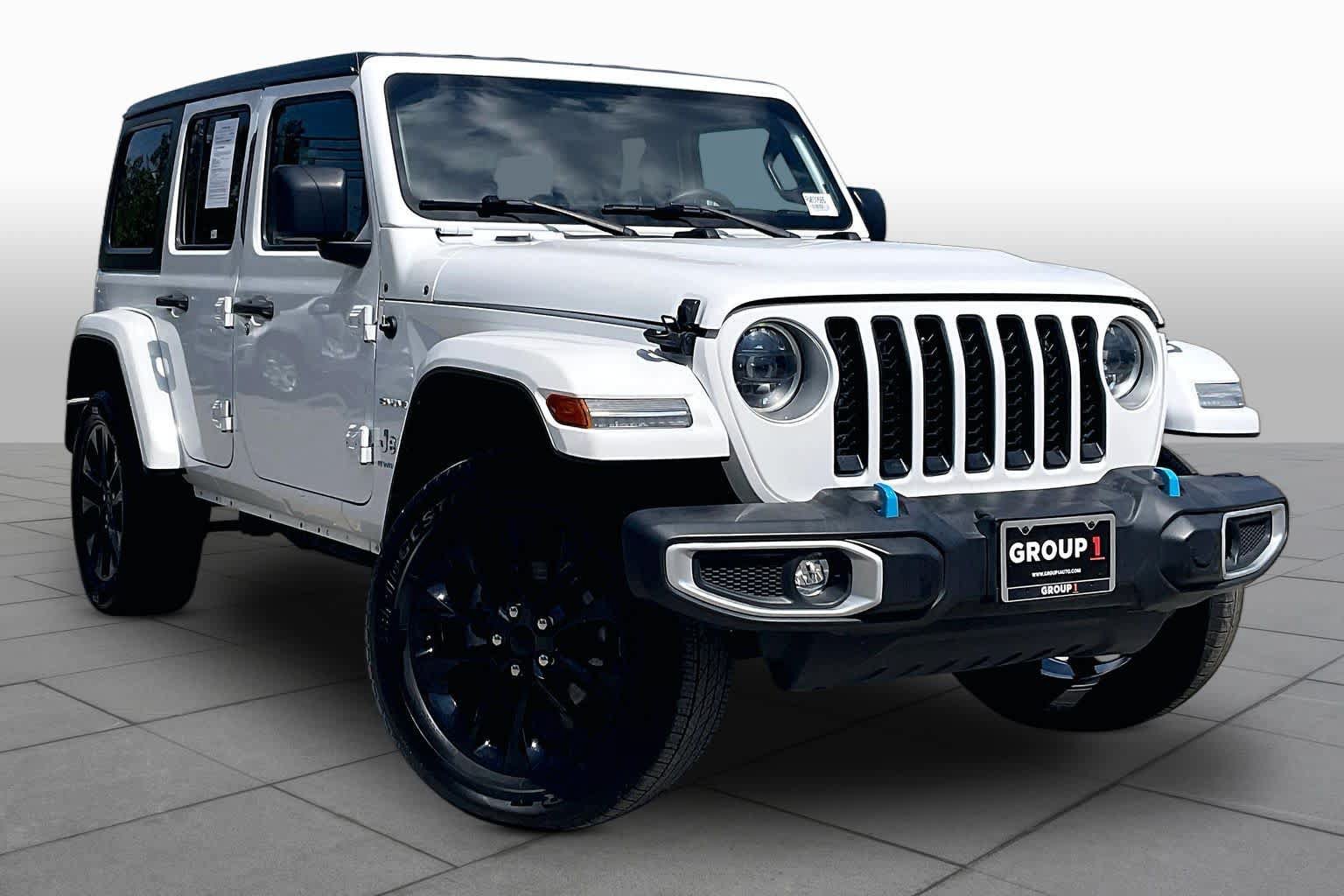 Used 2023 Jeep Wrangler Unlimited Sahara AWD/4WD image 3