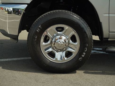 Used 2015 RAM 2500 Tradesman w/ Chrome Appearance Group AWD/4WD image 11