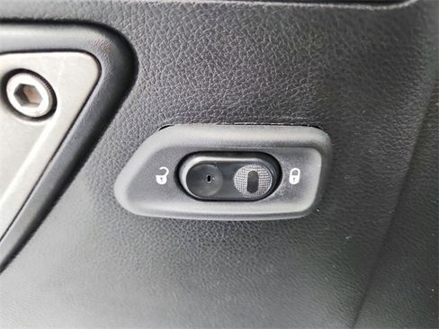 Used 2018 Jeep Wrangler Unlimited Sport S image 28