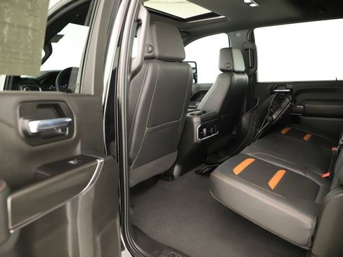 Used 2022 GMC Sierra 2500 AT4 w/ AT4 Premium Plus Package AWD/4WD image 31
