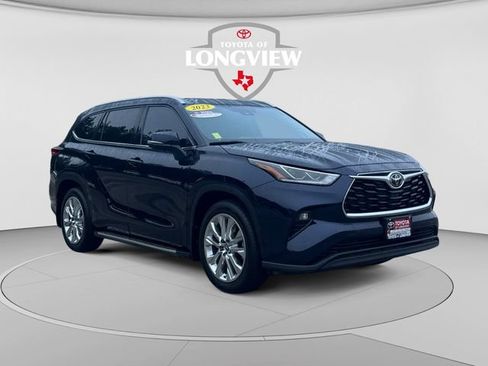 Used 2023 Toyota Highlander Limited FWD image 7