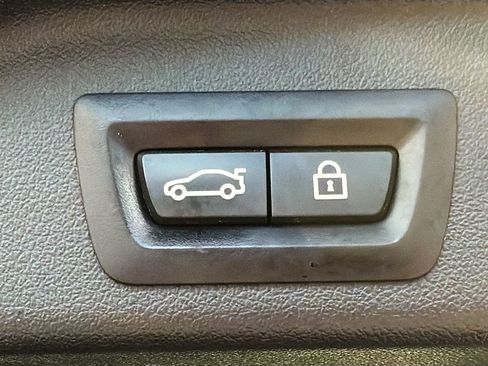 Used 2022 BMW X5 xDrive40i w/ Premium Package AWD/4WD image 13