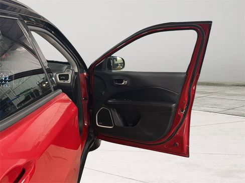 Used 2019 Jeep Compass High Altitude image 33