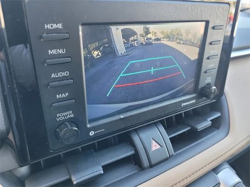 Used 2022 Toyota RAV4 LE image 32