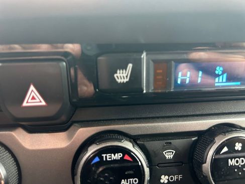 Used 2017 Toyota Tacoma Limited w/ Tow Package image 23