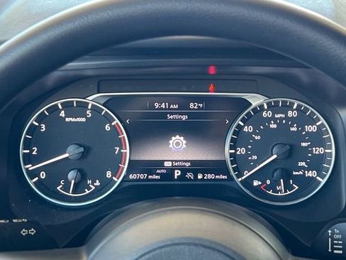 Used 2024 Nissan Rogue S image 32