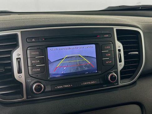 Used 2017 Kia Sportage LX image 14