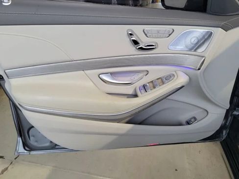 Used 2017 Mercedes-Benz S 550 4MATIC Sedan w/ Premium Package image 8