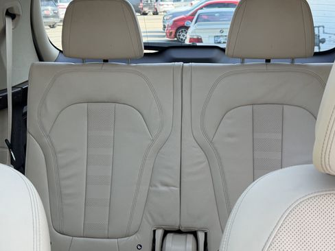 Used 2019 BMW X7 xDrive40i w/ Luxury Seating Package AWD/4WD image 31