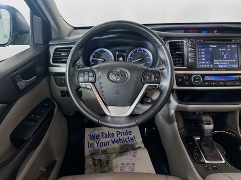Used 2018 Toyota Highlander XLE image 21
