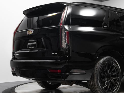 Used 2022 Cadillac Escalade Sport Platinum image 14