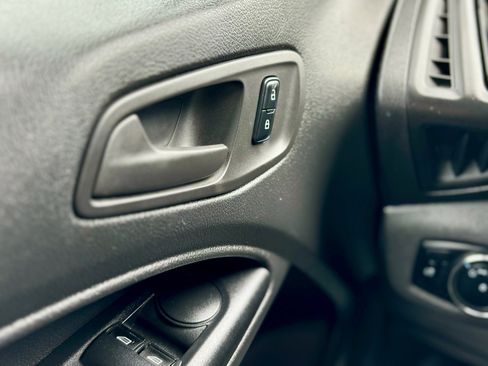 Used 2016 Ford Transit Connect XL image 20