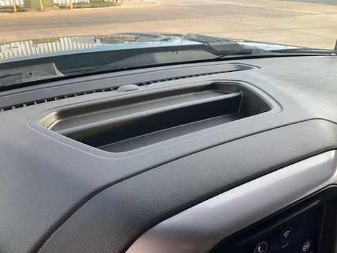 Used 2022 Chevrolet Silverado 2500 Custom w/ Custom Value Package image 14