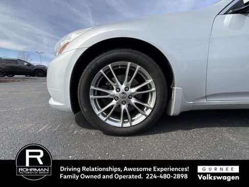 Used 2010 INFINITI G37 X w/ Premium Pkg image 11