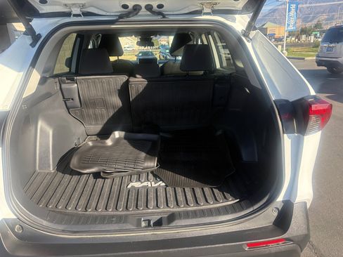 Used 2024 Toyota RAV4 XLE image 9