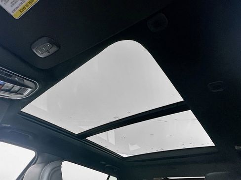 New 2025 Jeep Wagoneer L Series II w/ Premium Group I image 14