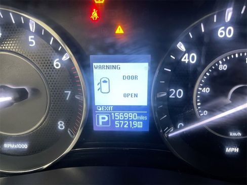 Used 2017 Nissan Armada Platinum w/ Captain Seat Package image 12