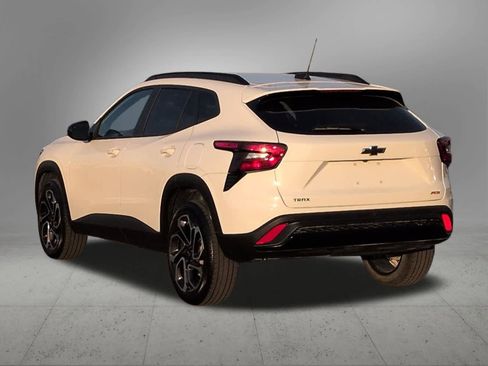 Used 2024 Chevrolet Trax RS w/ Driver Confidence Package image 4