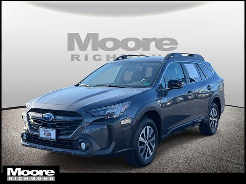 Used 2025 Subaru Outback Premium image 7